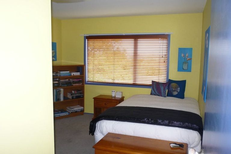 Photo of property in 114 Mirrabooka Avenue, Botany Downs, Auckland, 2010