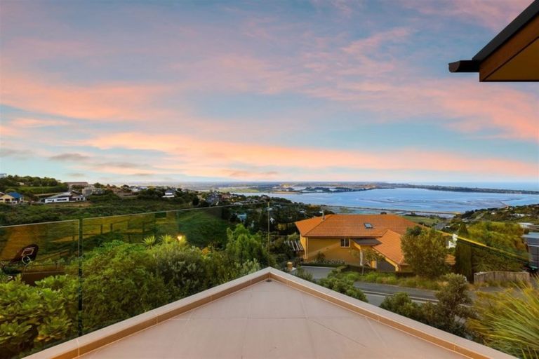 Photo of property in 128 Glenstrae Road, Redcliffs, Christchurch, 8081