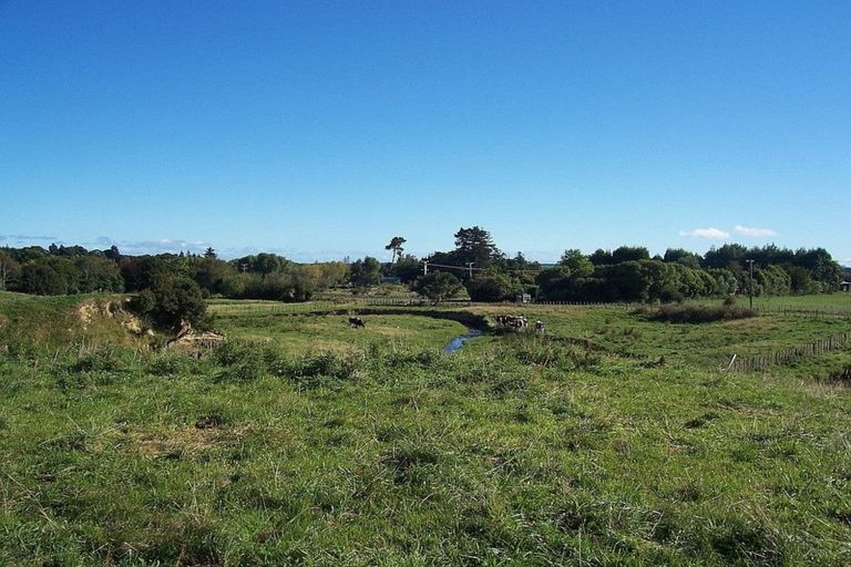 Photo of property in 14 Mountain View Drive, Manakau, 5583