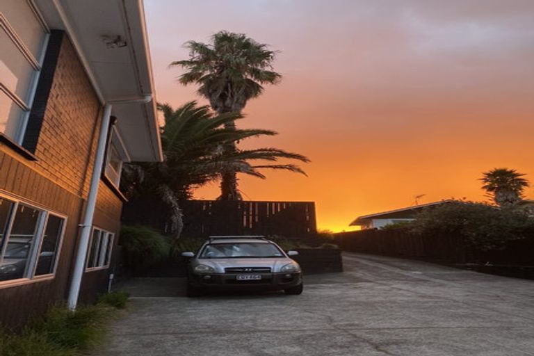 Photo of property in 1/50 La Trobe Street, Pakuranga Heights, Auckland, 2010