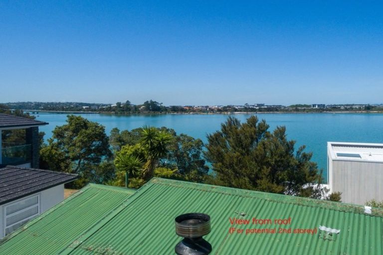 Photo of property in 67 Ferry Parade, Herald Island, Auckland, 0618