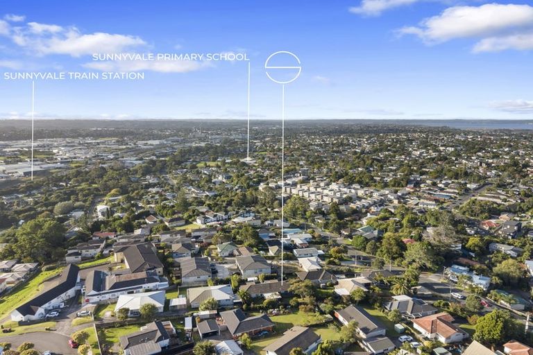 Photo of property in 1/57 Sunnyside Road, Sunnyvale, Auckland, 0612