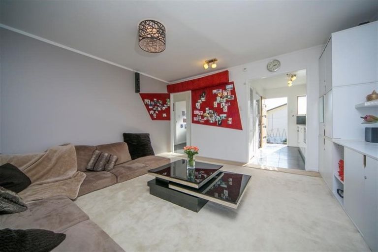 Photo of property in 12/31 Blease Street, New Lynn, Auckland, 0600