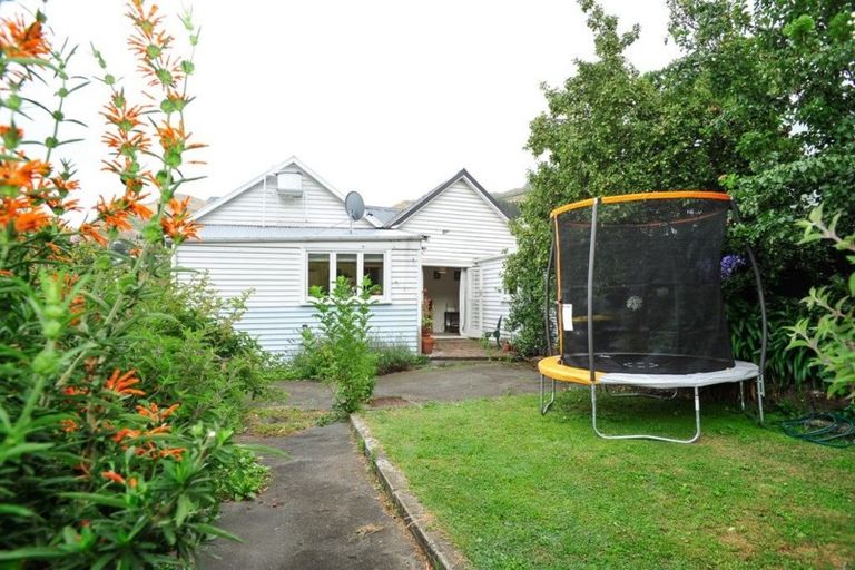 Photo of property in 64 Oxford Street, Lyttelton, 8082