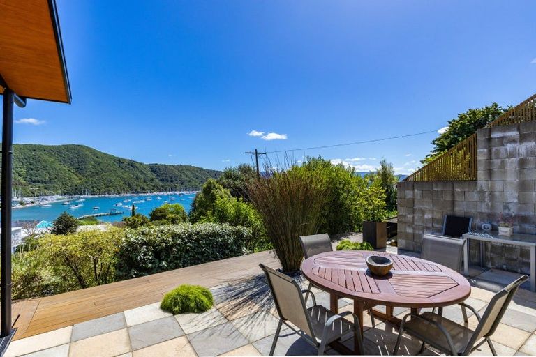 Photo of property in 324a Waikawa Road, Waikawa, Picton, 7220
