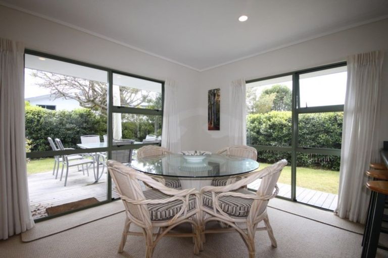 Photo of property in 16 Coronation Row, Pauanui, Hikuai, 3579