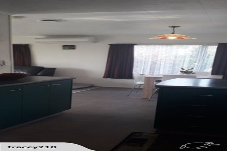 Photo of property in 2 Monarch Grove, Maoribank, Upper Hutt, 5018