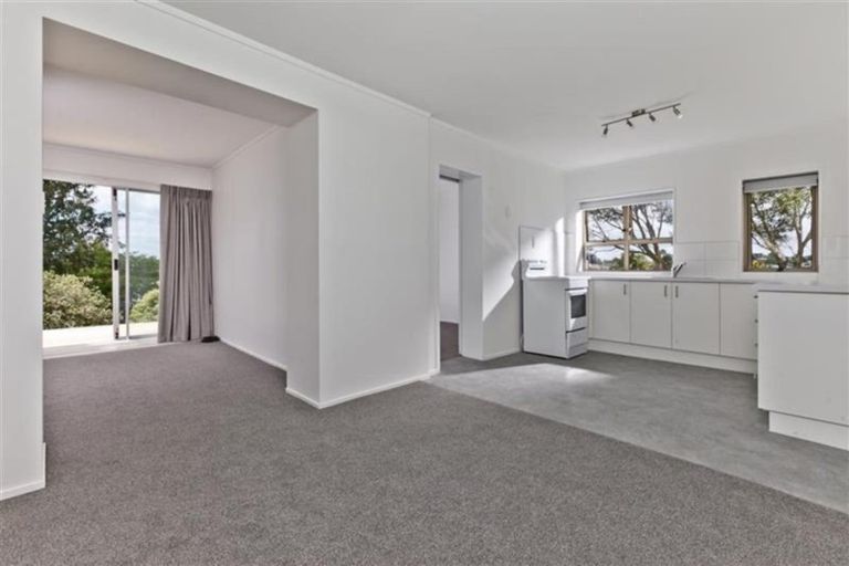 Photo of property in 1/89 Target Road, Totara Vale, Auckland, 0629