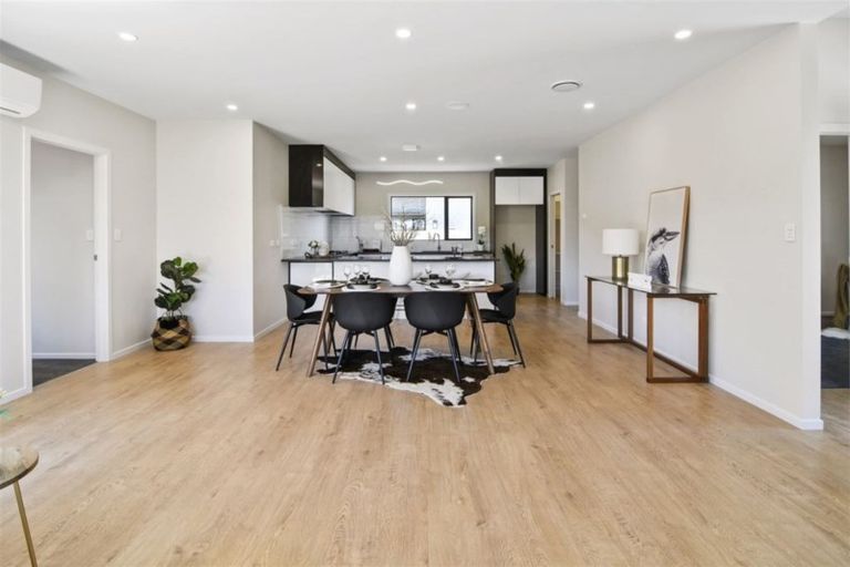 Photo of property in 1 Waikaka Place, Rototuna North, Hamilton, 3210