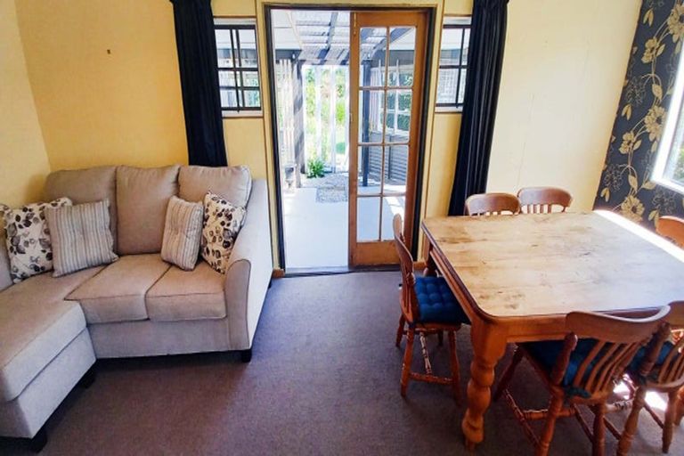 Photo of property in 33 Clifden Highway, Tuatapere, 9620