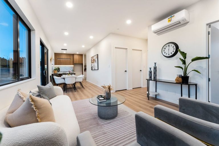 Photo of property in 26 Curtiss Circle, Hobsonville, 0618
