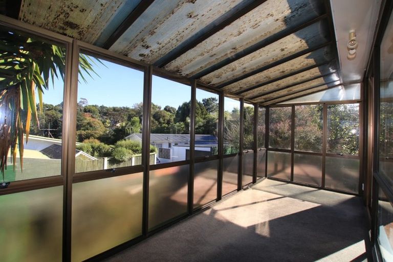 Photo of property in 37 Neal Avenue, Glenfield, Auckland, 0629