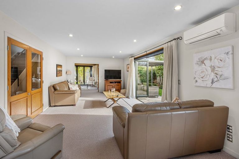 Photo of property in 100 Straven Road, Fendalton, Christchurch, 8014