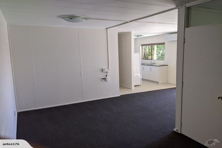 Photo of property in 53 Island Bay Road, Beach Haven, Auckland, 0626