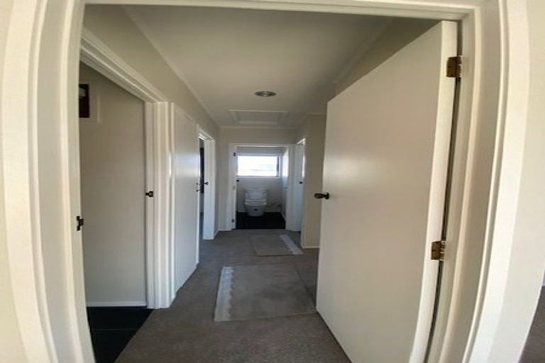 Photo of property in 2/2 Casuarina Road, Half Moon Bay, Auckland, 2012