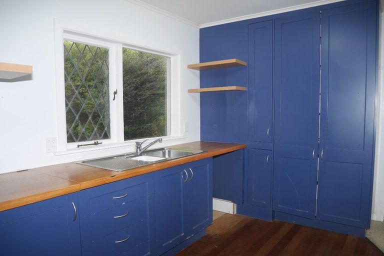 Photo of property in 82 Cluny Road, Plimmerton, Porirua, 5026