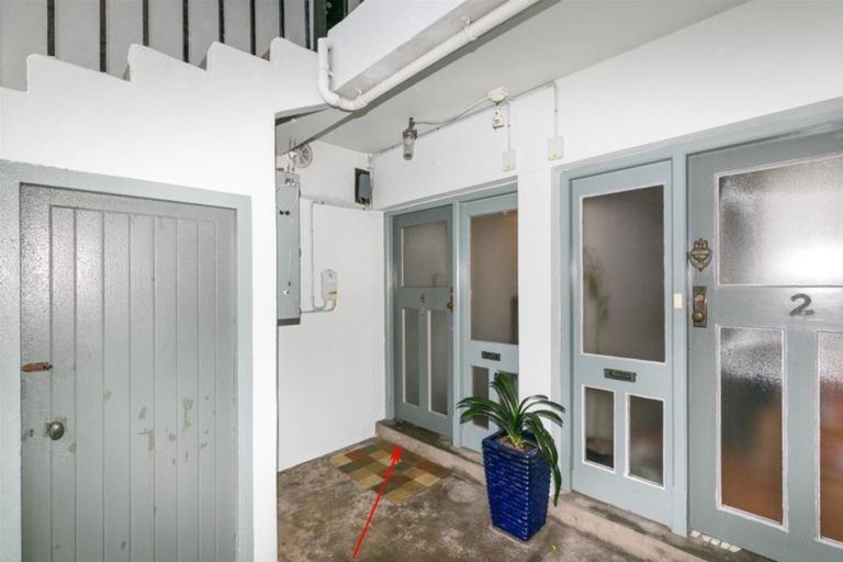 Photo of property in 1/2 Brooklyn Terrace, Brooklyn, Wellington, 6021