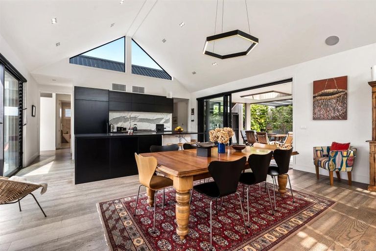 Photo of property in 15 Wrybill Way, Point Wells, 0986