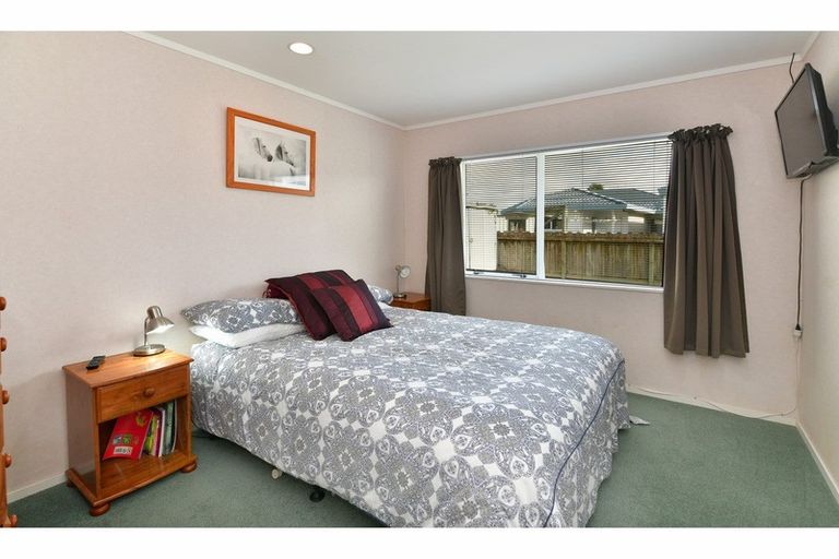 Photo of property in 1 Lakeside Drive, Orewa, 0931