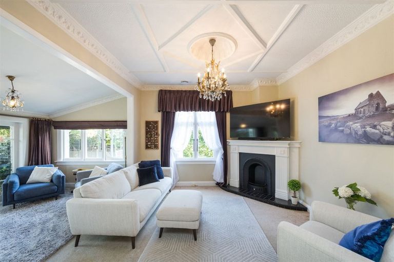 Photo of property in 10 Milverton Avenue, Hokowhitu, Palmerston North, 4410