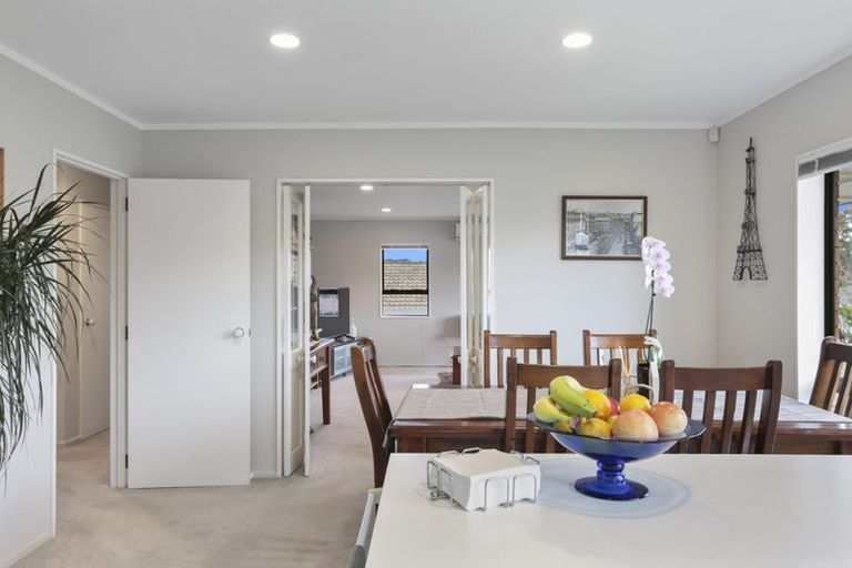 Photo of property in 9 Meynell Court, Glen Eden, Auckland, 0602