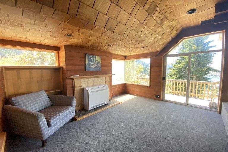 Photo of property in 12 Lordens Place, Fernhill, Queenstown, 9300
