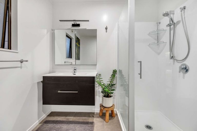 Photo of property in 28 Petrie Street, Pomare, Rotorua, 3015