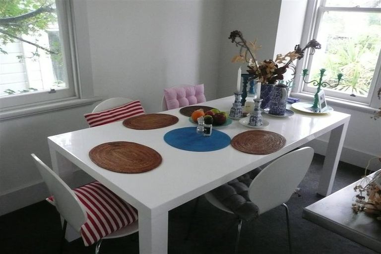 Photo of property in 1 Hadfield Terrace, Kelburn, Wellington, 6012