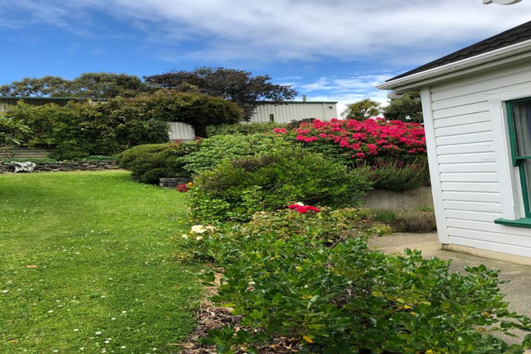 Photo of property in 35 Scotland Terrace, Green Island, Dunedin, 9018