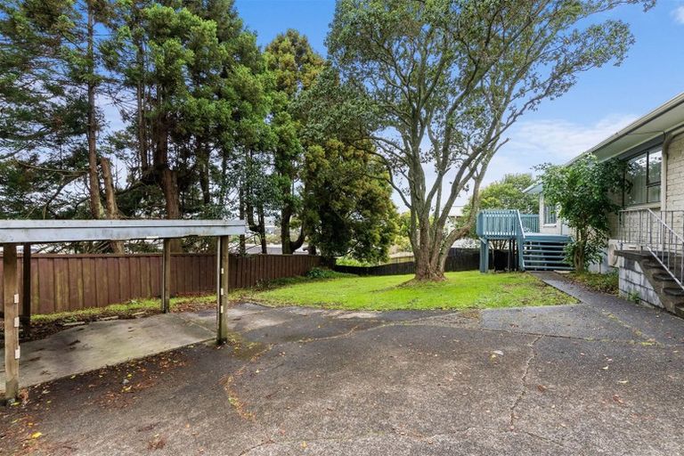 Photo of property in 2/8 Tusac Place, Totara Vale, Auckland, 0627