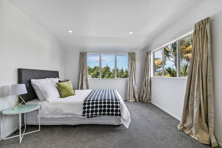 Photo of property in 1/21 Stafford Road, Northcote Point, Auckland, 0627