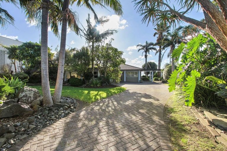 Photo of property in 107 Torkar Road, Clarks Beach, 2122