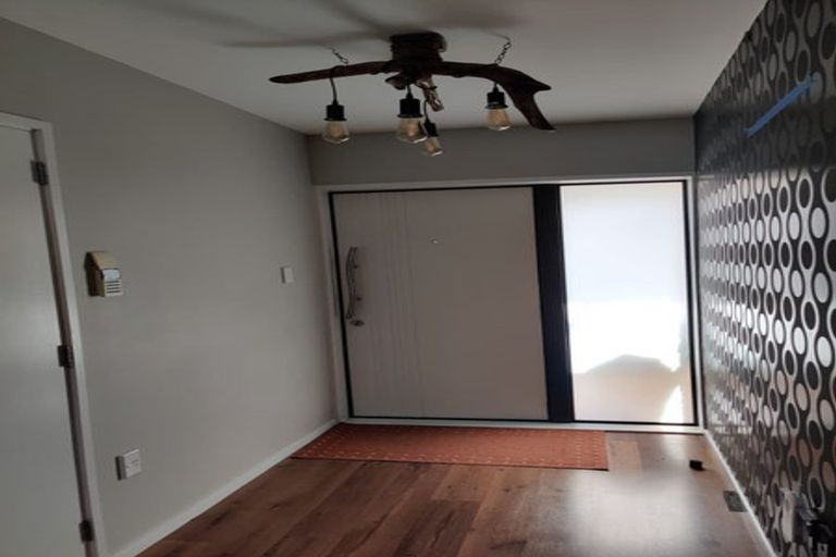 Photo of property in 96 Kaikoura Street, Maupuia, Wellington, 6022