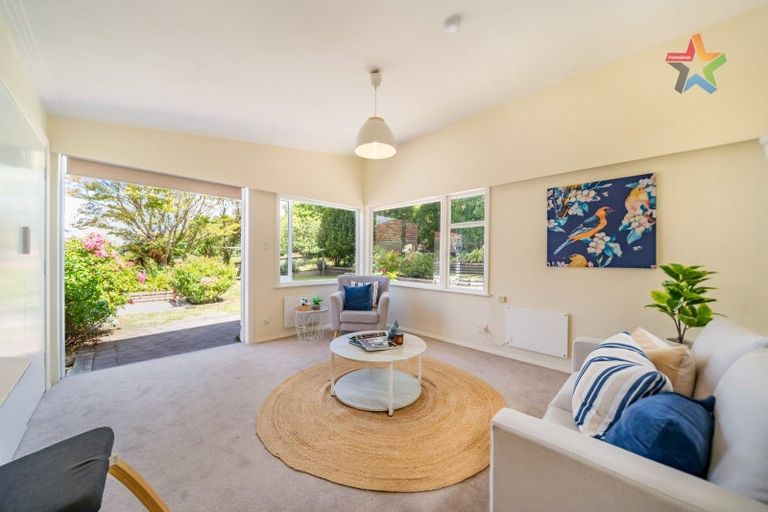 Photo of property in 52 Homewood Avenue, Karori, Wellington, 6012