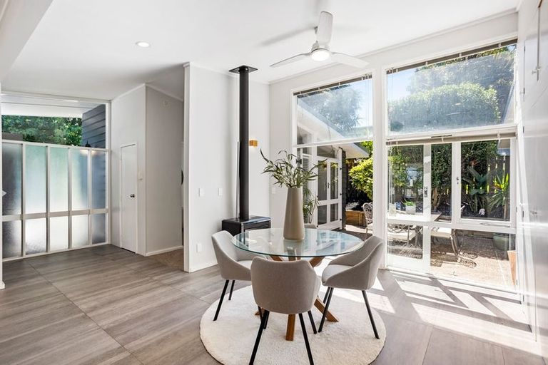 Photo of property in 4 Gladys Avenue, Glenfield, Auckland, 0629