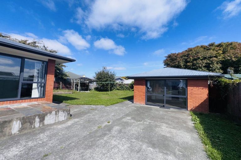 Photo of property in 17 Nortons Road, Avonhead, Christchurch, 8042