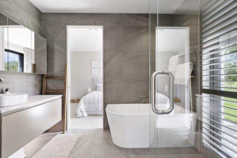 Photo of property in 7 Bendemeer Lane, Lake Hayes, Queenstown, 9371