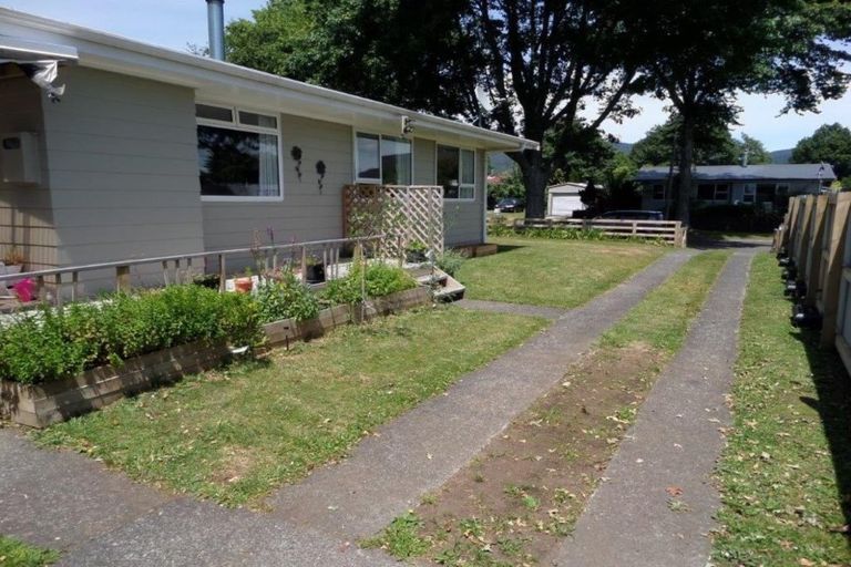 Photo of property in 4 Toi Grove, Turangi, 3334