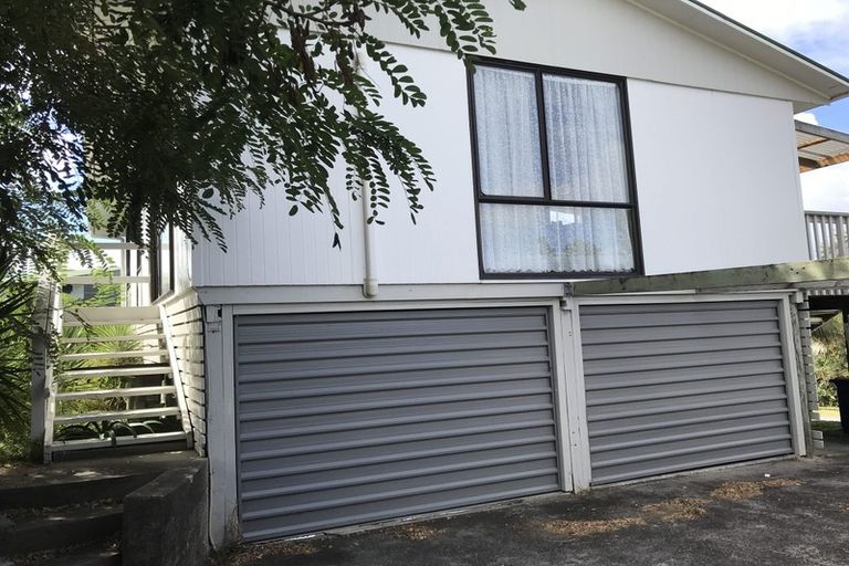Photo of property in 22 Crosby Road, West Harbour, Auckland, 0618