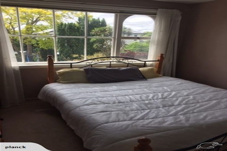 Photo of property in 12 Ladbrokes Place, Fendalton, Christchurch, 8052