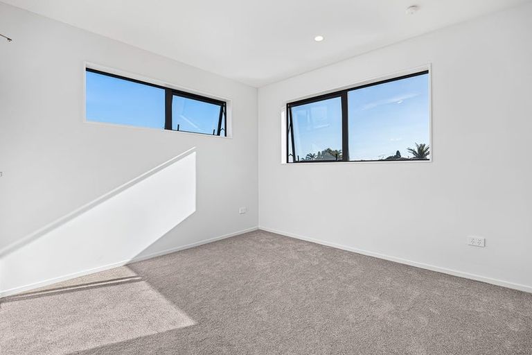 Photo of property in 33 Mountain Road, Mangere Bridge, Auckland, 2022