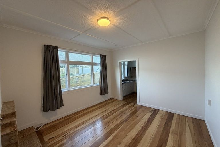 Photo of property in 113 Mangorei Road, Merrilands, New Plymouth, 4312