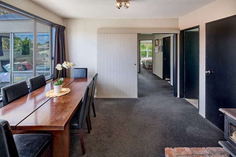 Photo of property in 104 Renown Road, Raumati South, Paraparaumu, 5032
