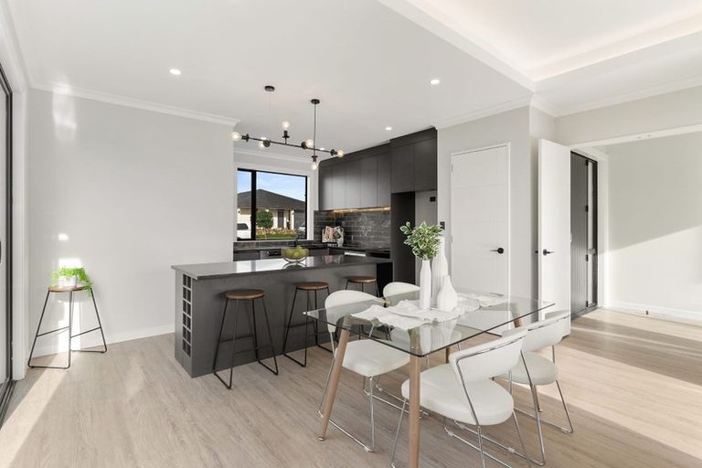 Photo of property in 14 Mutetai Road, Clarks Beach, 2122