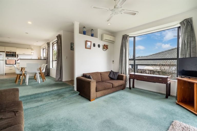 Photo of property in 2/147 Birkdale Road, Birkdale, Auckland, 0626