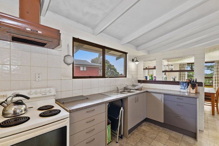 Photo of property in 7 Pakira Avenue, Glendene, Auckland, 0602
