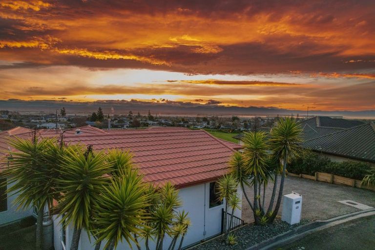 Photo of property in 12 Wiltshire Place, Stoke, Nelson, 7011