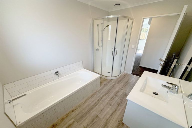 Photo of property in 35 Applegrove Crescent, Belfast, Christchurch, 8051