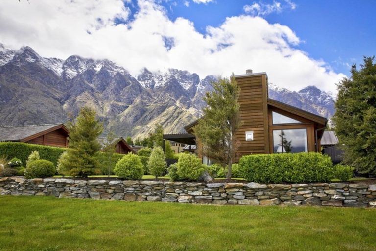 Photo of property in 22 Rannoch Drive, Jacks Point, Queenstown, 9371