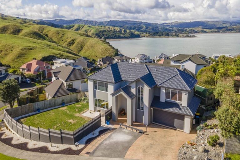 Photo of property in 12 Pendennis Point, Camborne, Porirua, 5026